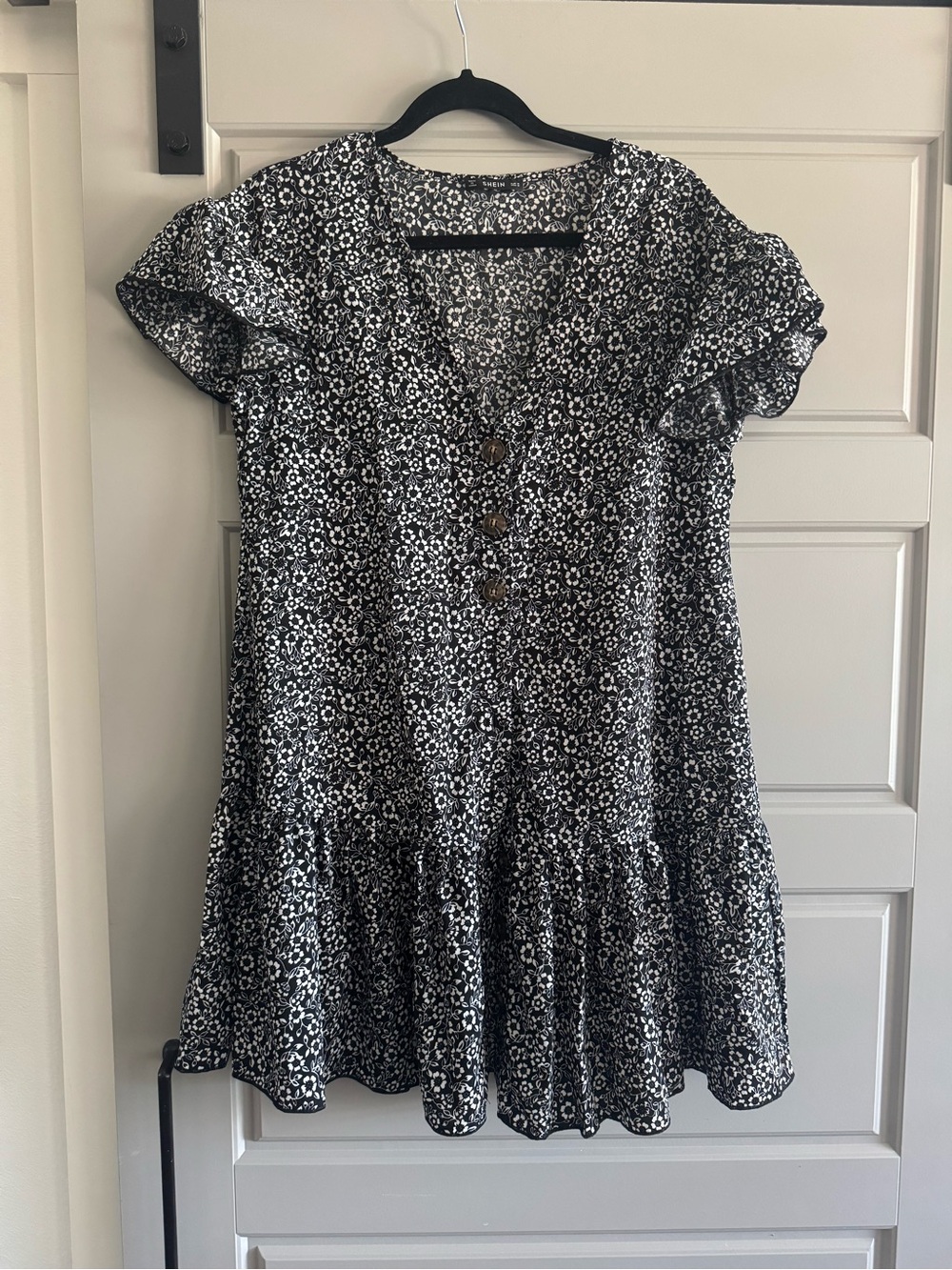 SHEIN Black and White Floral Ruffle Sleeve Button-Front Dress